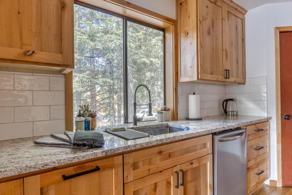 Great Blue Lodge - Spacious Ski Lodge, Hot Tub, Sauna, Game Room & More Government Camp Luaran gambar