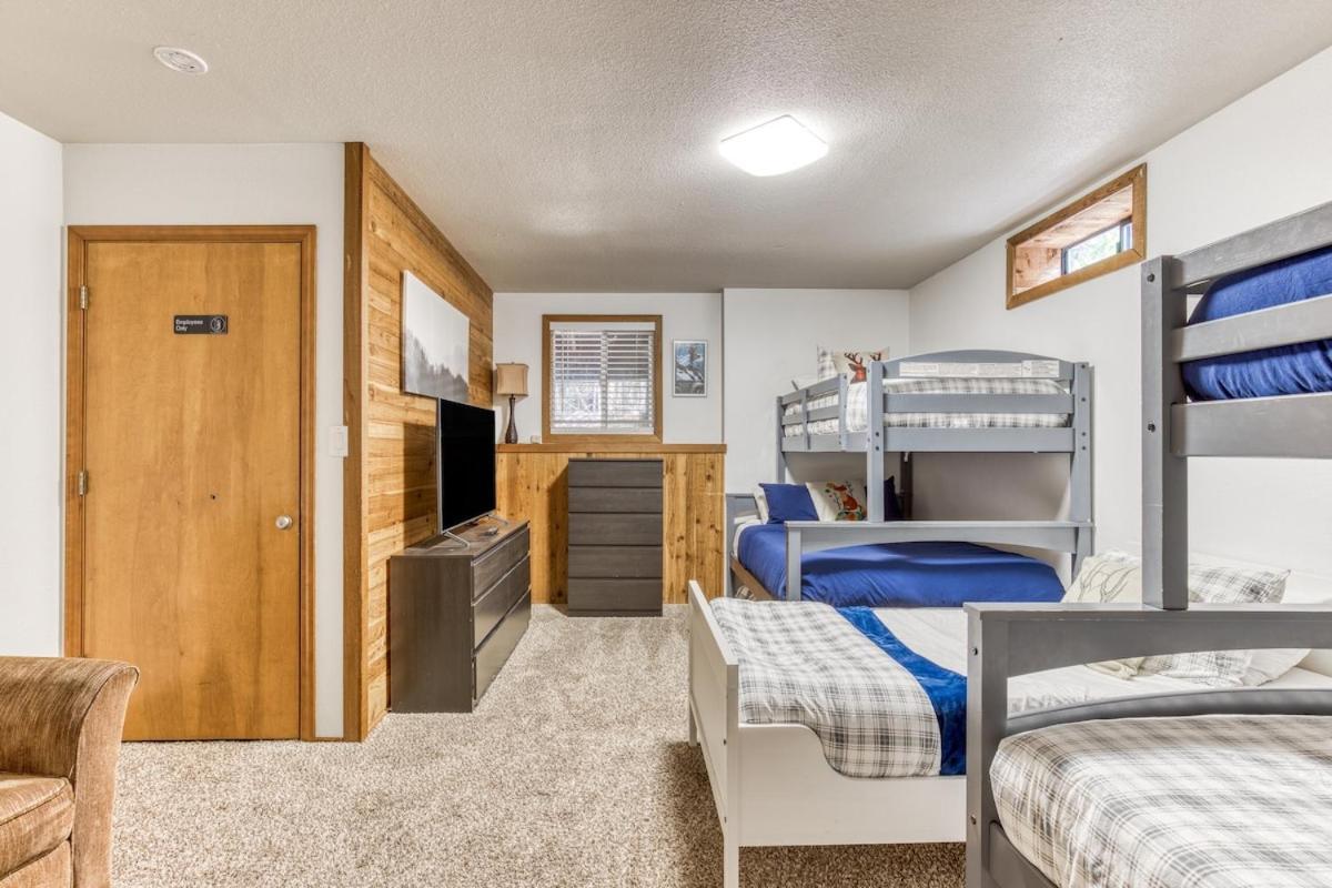 Great Blue Lodge - Spacious Ski Lodge, Hot Tub, Sauna, Game Room & More Government Camp Luaran gambar