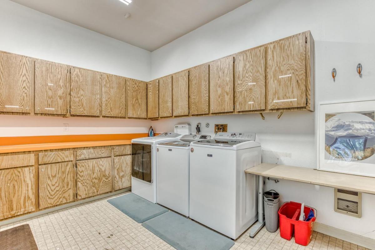 Great Blue Lodge - Spacious Ski Lodge, Hot Tub, Sauna, Game Room & More Government Camp Luaran gambar