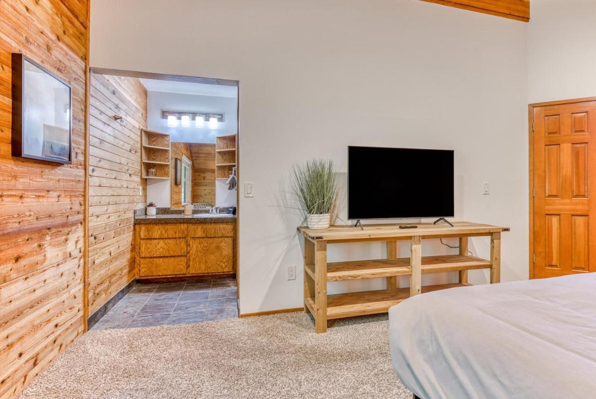 Great Blue Lodge - Spacious Ski Lodge, Hot Tub, Sauna, Game Room & More Government Camp Luaran gambar