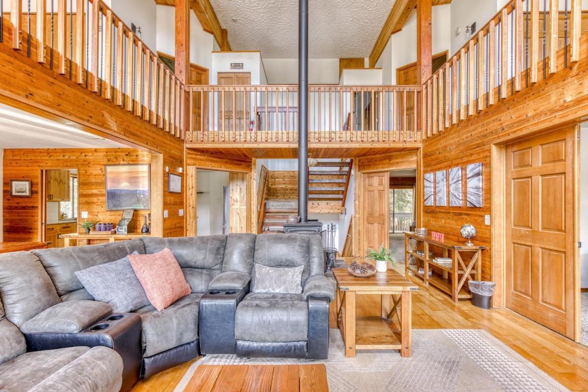 Great Blue Lodge - Spacious Ski Lodge, Hot Tub, Sauna, Game Room & More Government Camp Luaran gambar